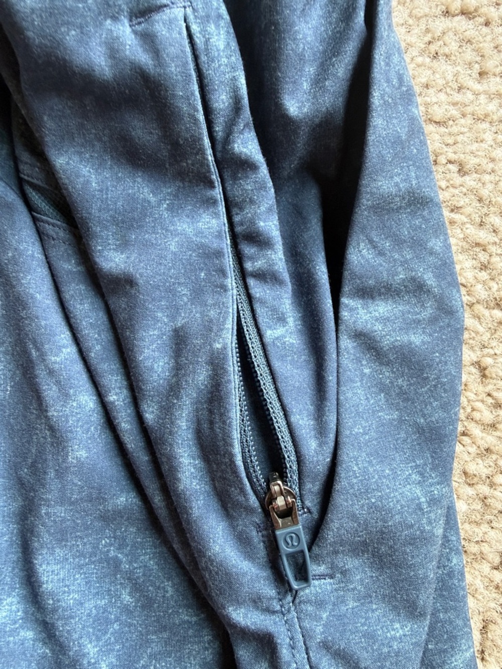 Men’s Lululemon Blue Pace Breaker Shorts Size Small - Picture 4 of 8